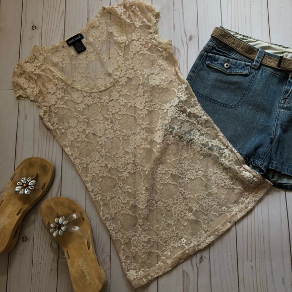 Wet Seal Tops - Wet Seal Stretch Lace Top